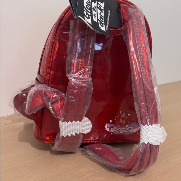 LOUNGEFLY X COLLECTORS OUTLET EXCLUSIVE DISNEY LITTLE MERMAID SEBASTIAN METALLIC - Picture 3 of 5